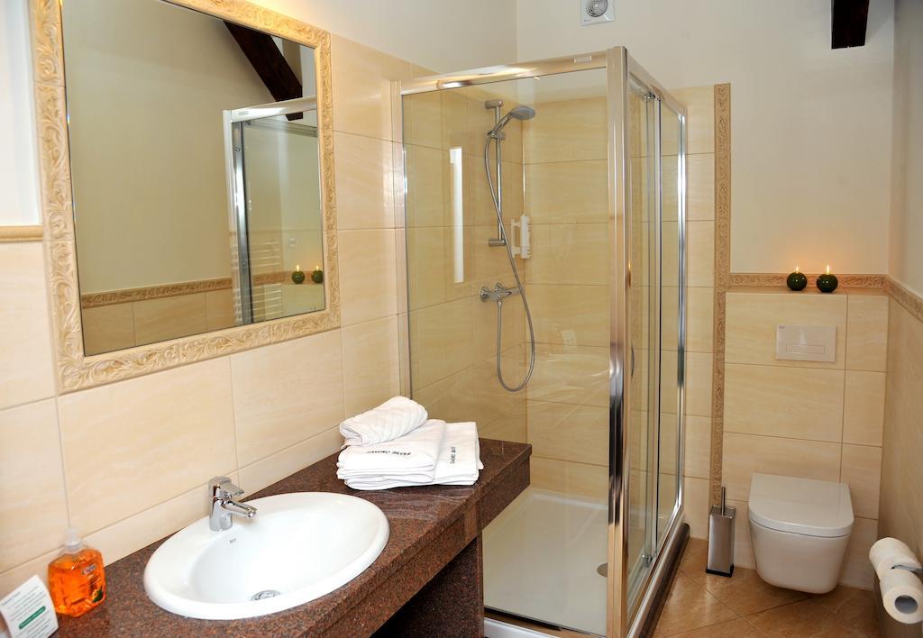 Hotel Sandro Silver & Spichlerz Antoniny Leszno  Exterior photo