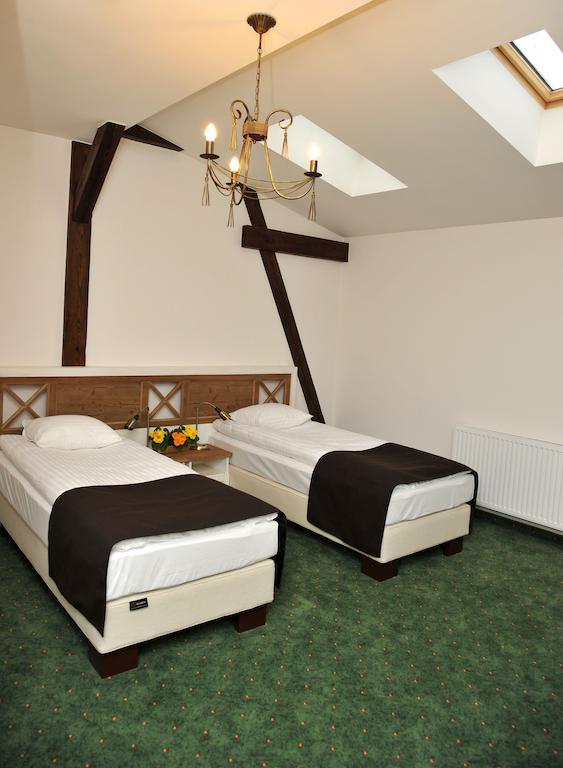 Hotel Sandro Silver & Spichlerz Antoniny Leszno  Room photo