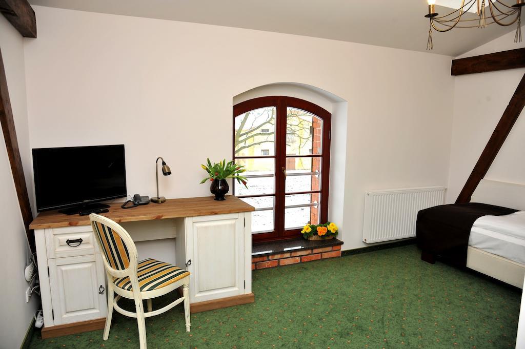 Hotel Sandro Silver & Spichlerz Antoniny Leszno  Room photo